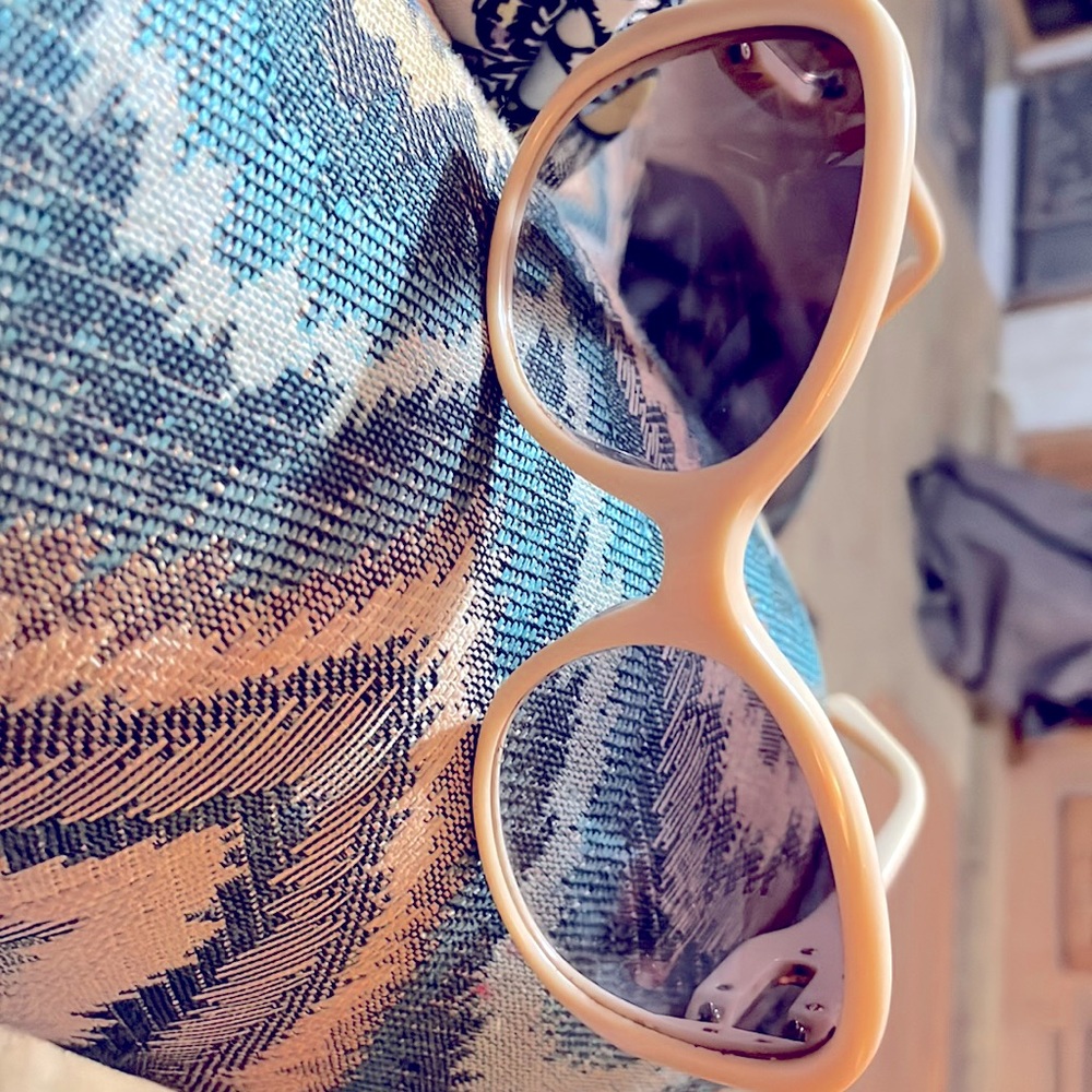 Chloe sunglasses no scratches in great condition paid almost 400 only asking 175
